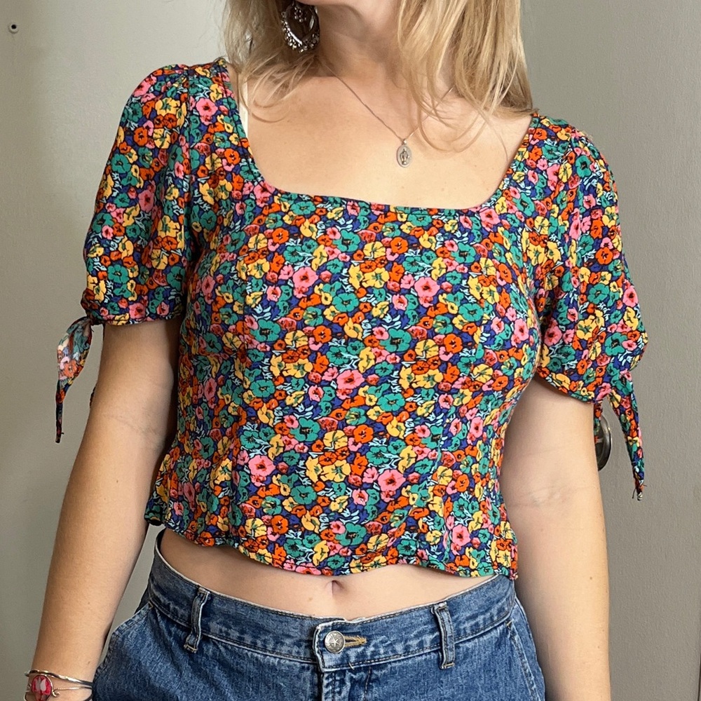 Anthropologie Maeve floral crop top